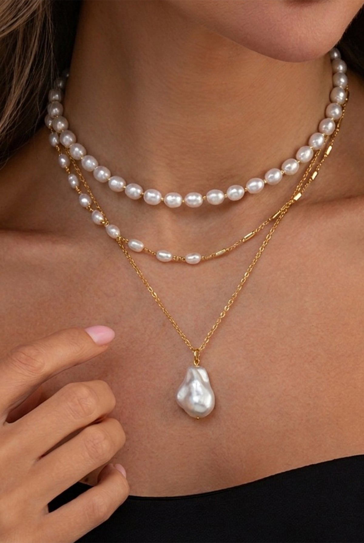 Women's multi-layered pearl necklace Gold Sustainable - BERLOOK