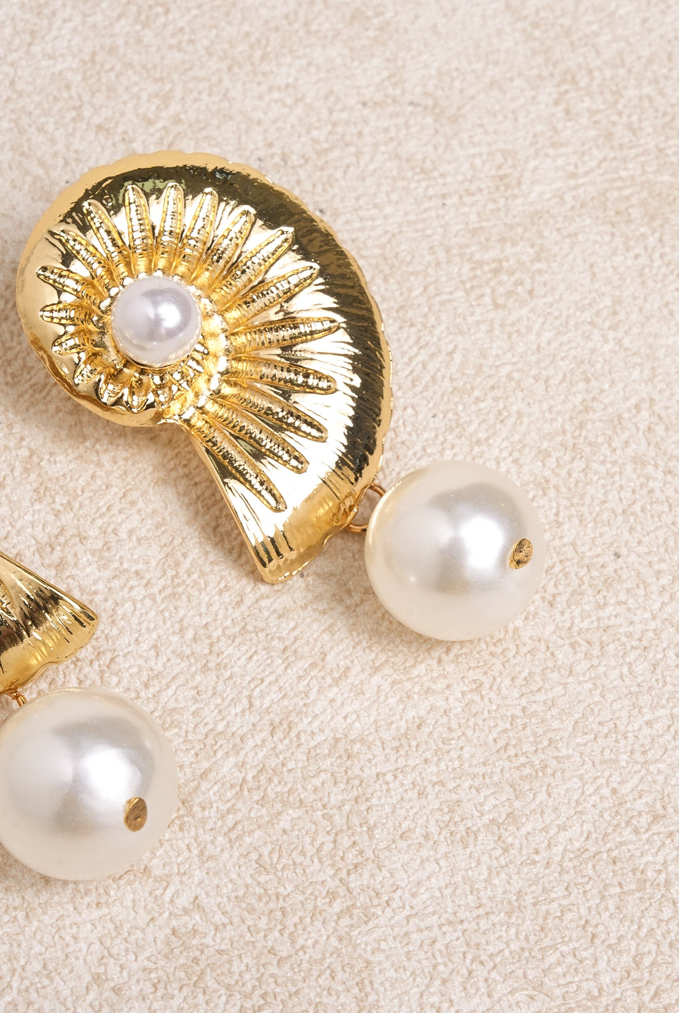 Women's Pearl Conch Earrings Sustainable Earrings - BERLOOK