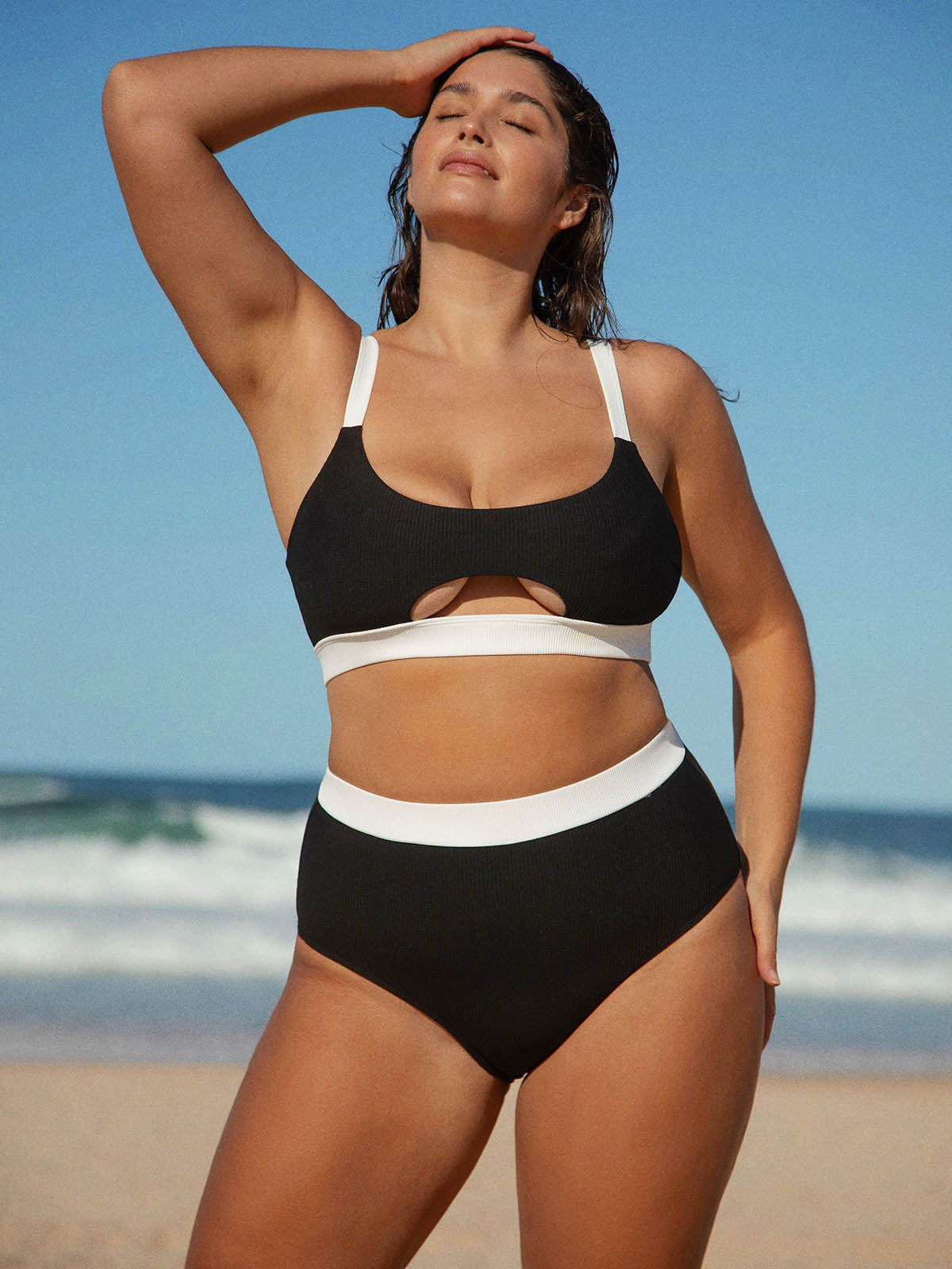 Contrast Trim Plus Size Bikini Bottom Sustainable Plus Size Bikinis - BERLOOK