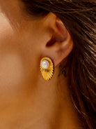 Ladies' Copper Pearl and Shell Stud Earrings Sustainable Earrings - BERLOOK