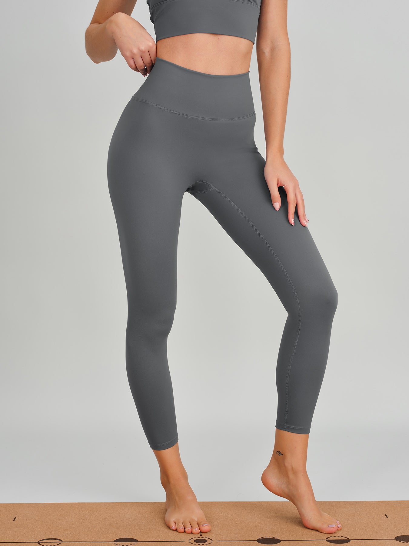Women Knitted Nylon Yoga Leggings Sustainable Yoga Bottoms - BERLOOK