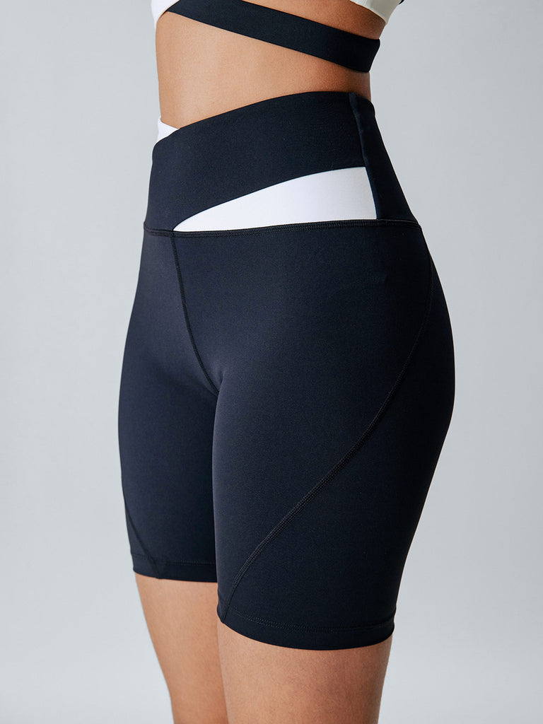 Women Knitted Nylon Yoga Shorts Sustainable Yoga Bottoms - BERLOOK
