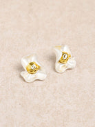 Women's Alloy Flower Earrings White Sustainable Earrings - BERLOOK