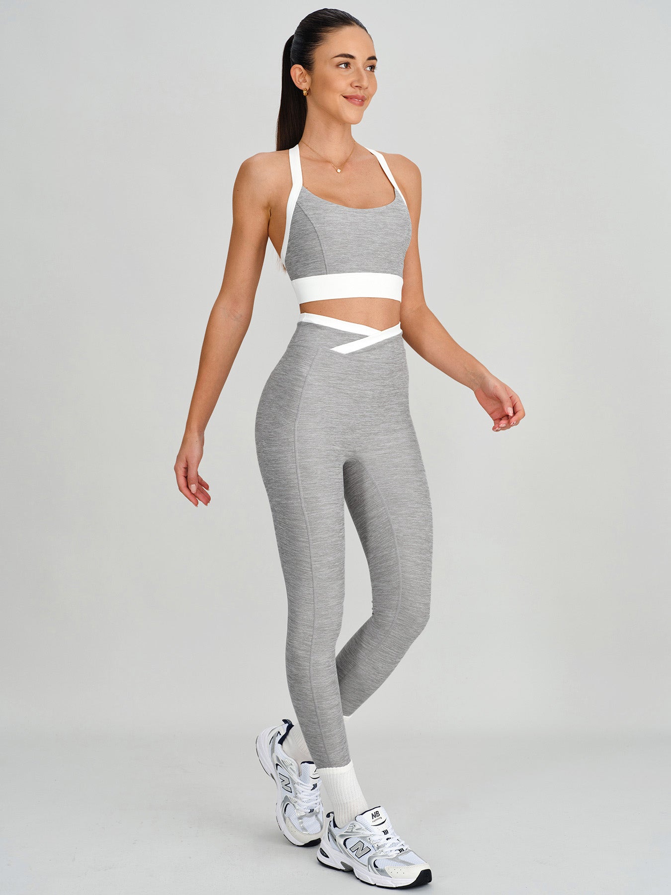 Women's Color-Block Knitted Nylon Yoga Sports Bra Sustainable Yoga Tops - BERLOOK