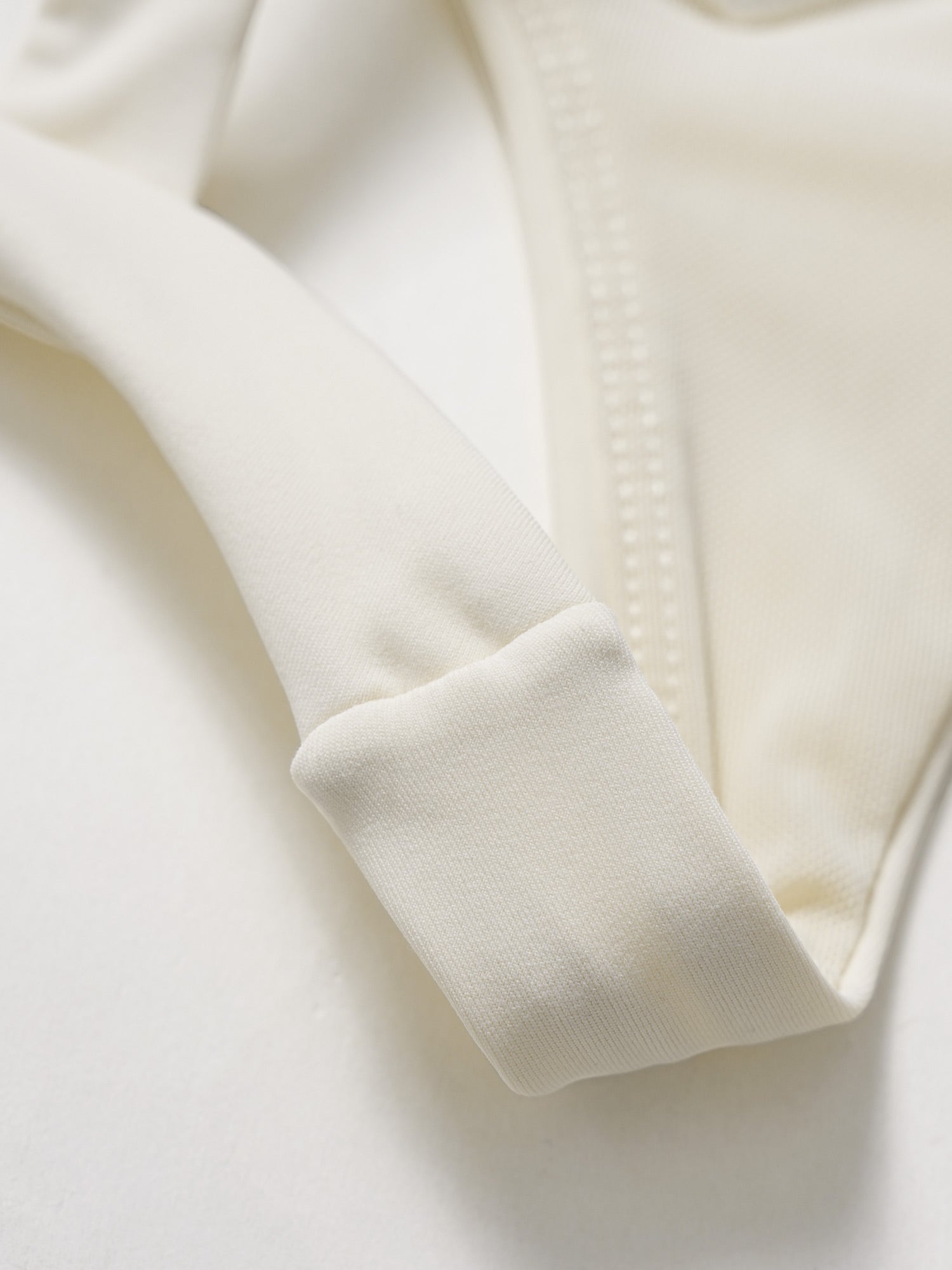 Women's Knit Nylon Sports Bra Sustainable Yoga Tops - BERLOOK