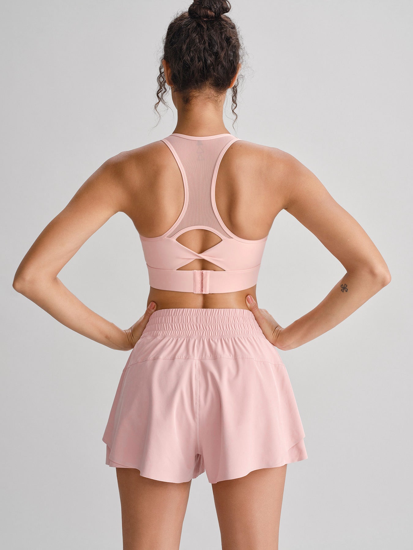 Women's Knit Nylon Sports Bra Sustainable Yoga Tops - BERLOOK