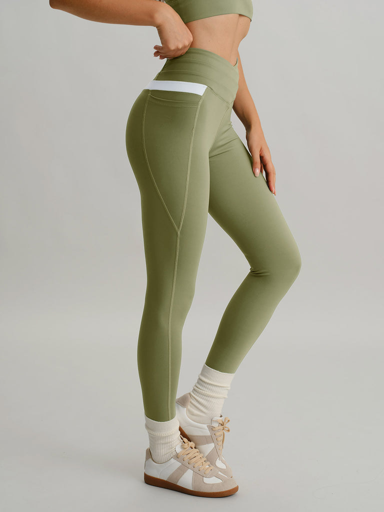 Women's Knitted Nylon Leggings Green Sustainable Yoga Bottoms - BERLOOK