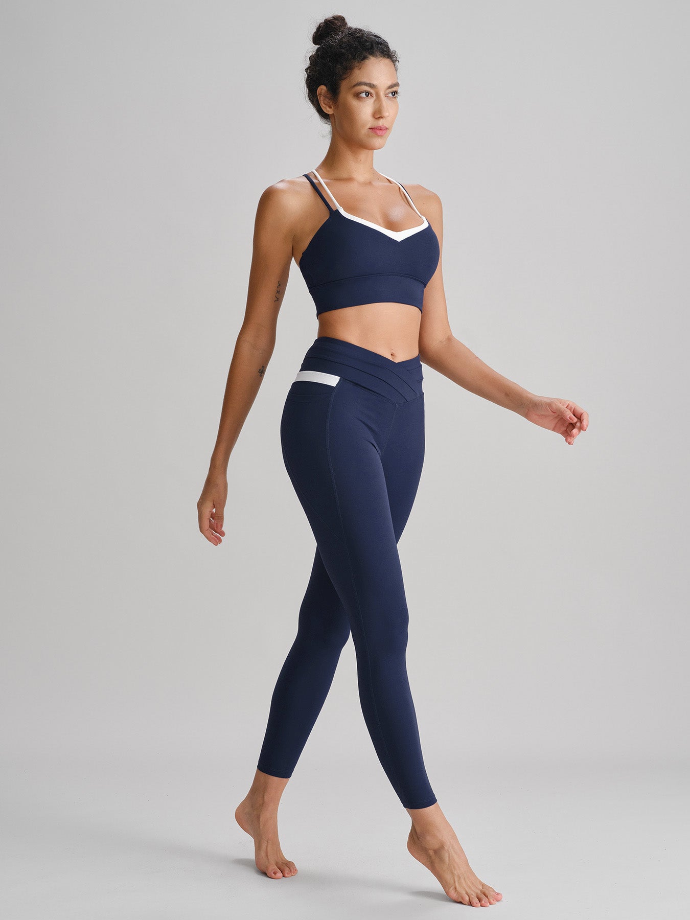 Women's Knitted Nylon Leggings Sustainable - BERLOOK