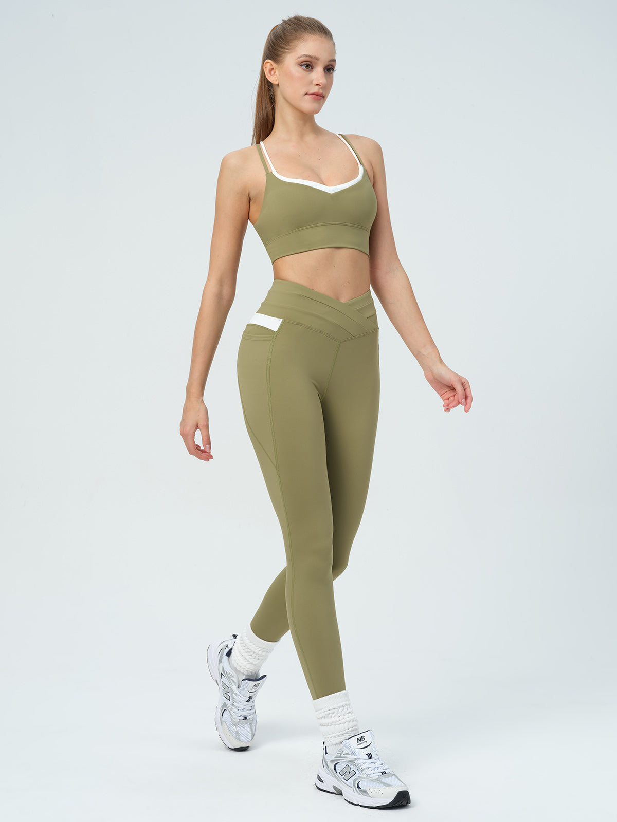 Women's Knitted Nylon Leggings Sustainable Yoga Bottoms - BERLOOK