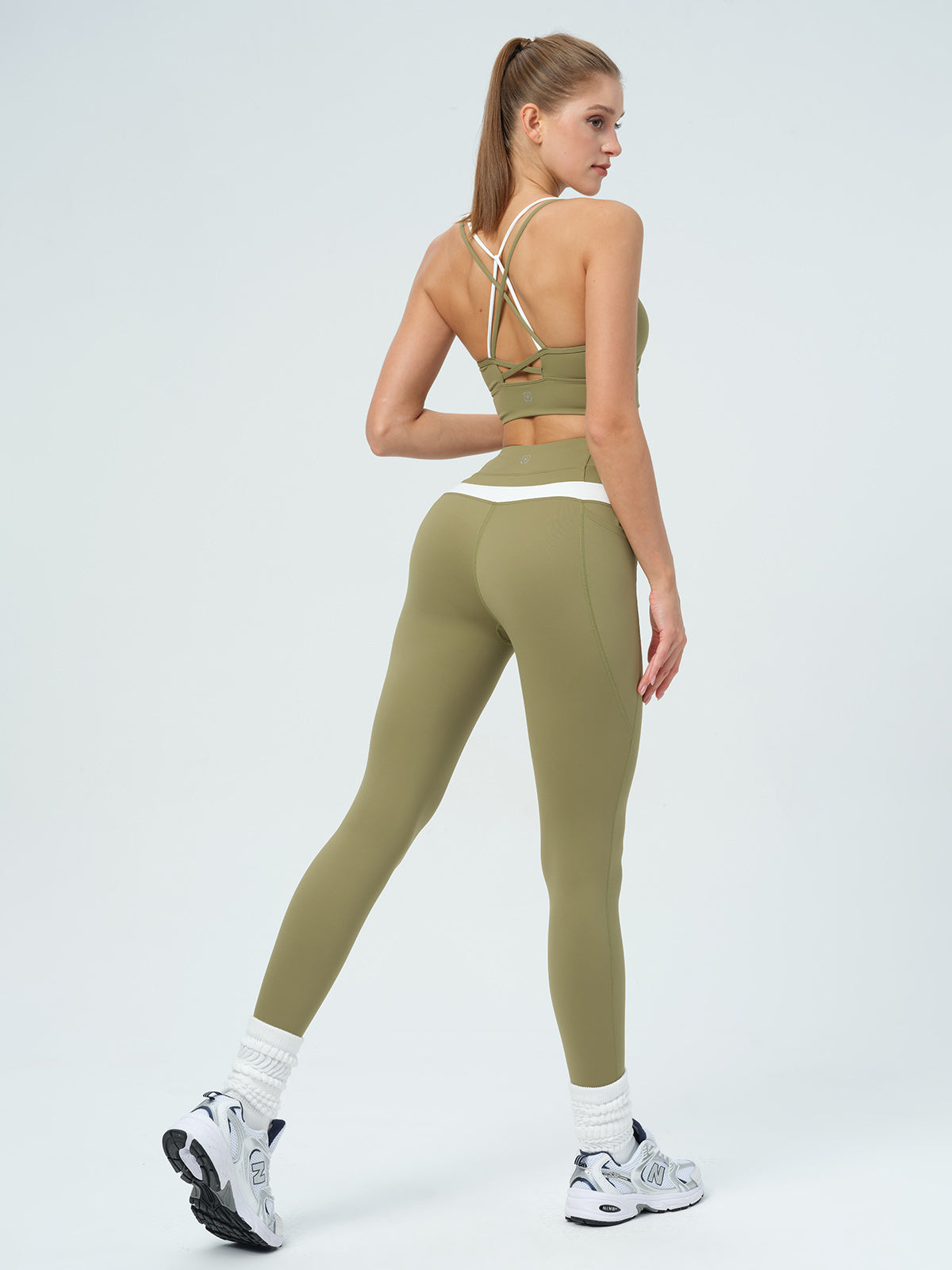 Women's Knitted Nylon Leggings Sustainable Yoga Bottoms - BERLOOK