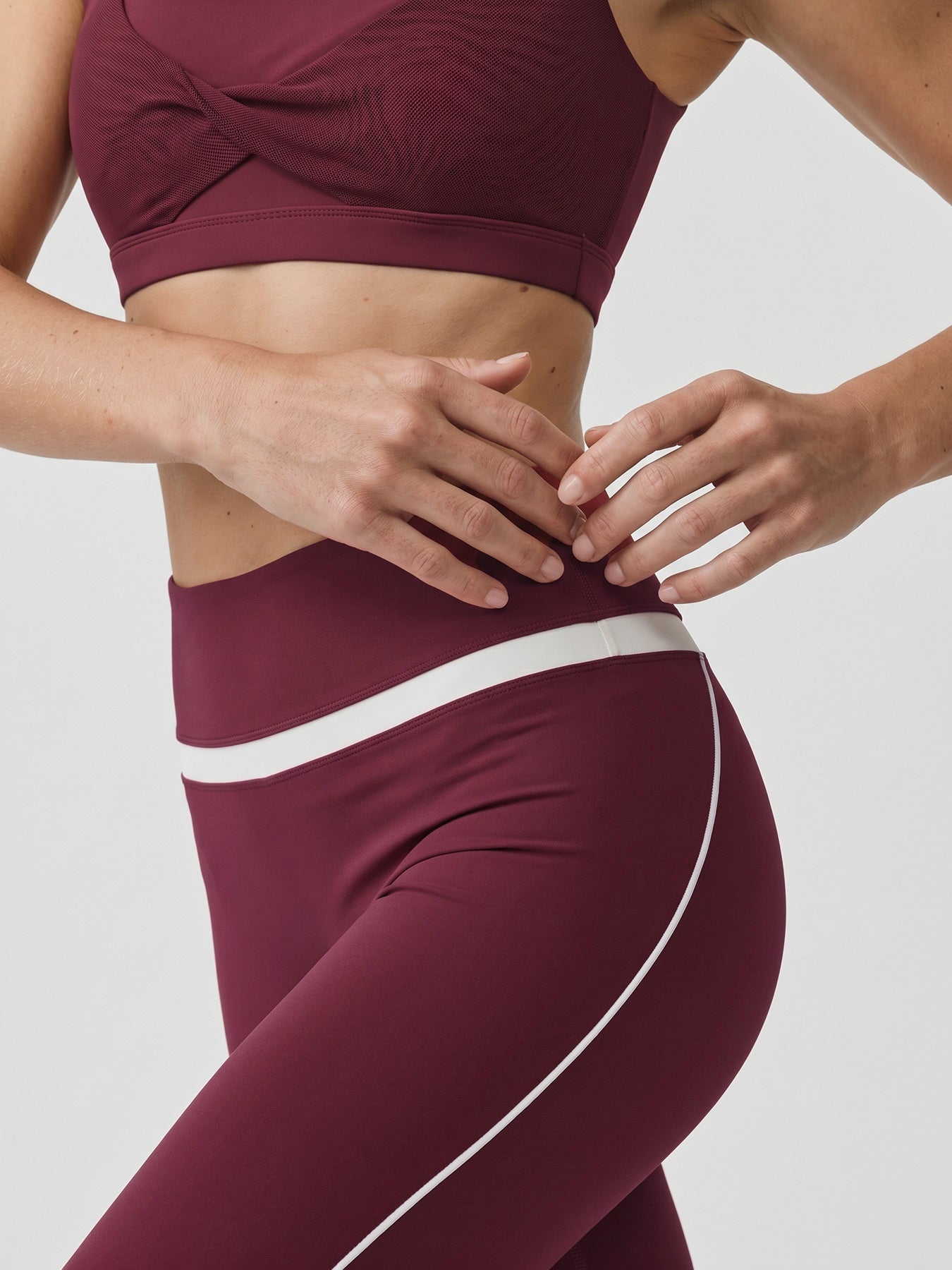 Women's Knitted Nylon Leggings Sustainable - BERLOOK