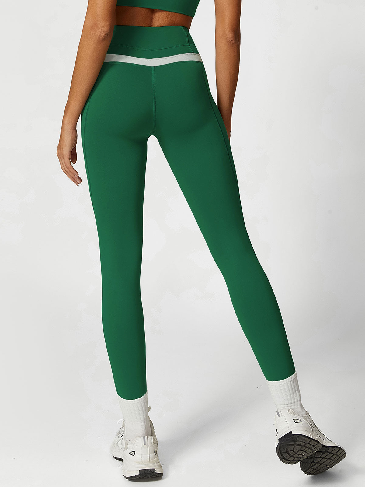 Women's Knitted Nylon Leggings Sustainable Yoga Bottoms - BERLOOK