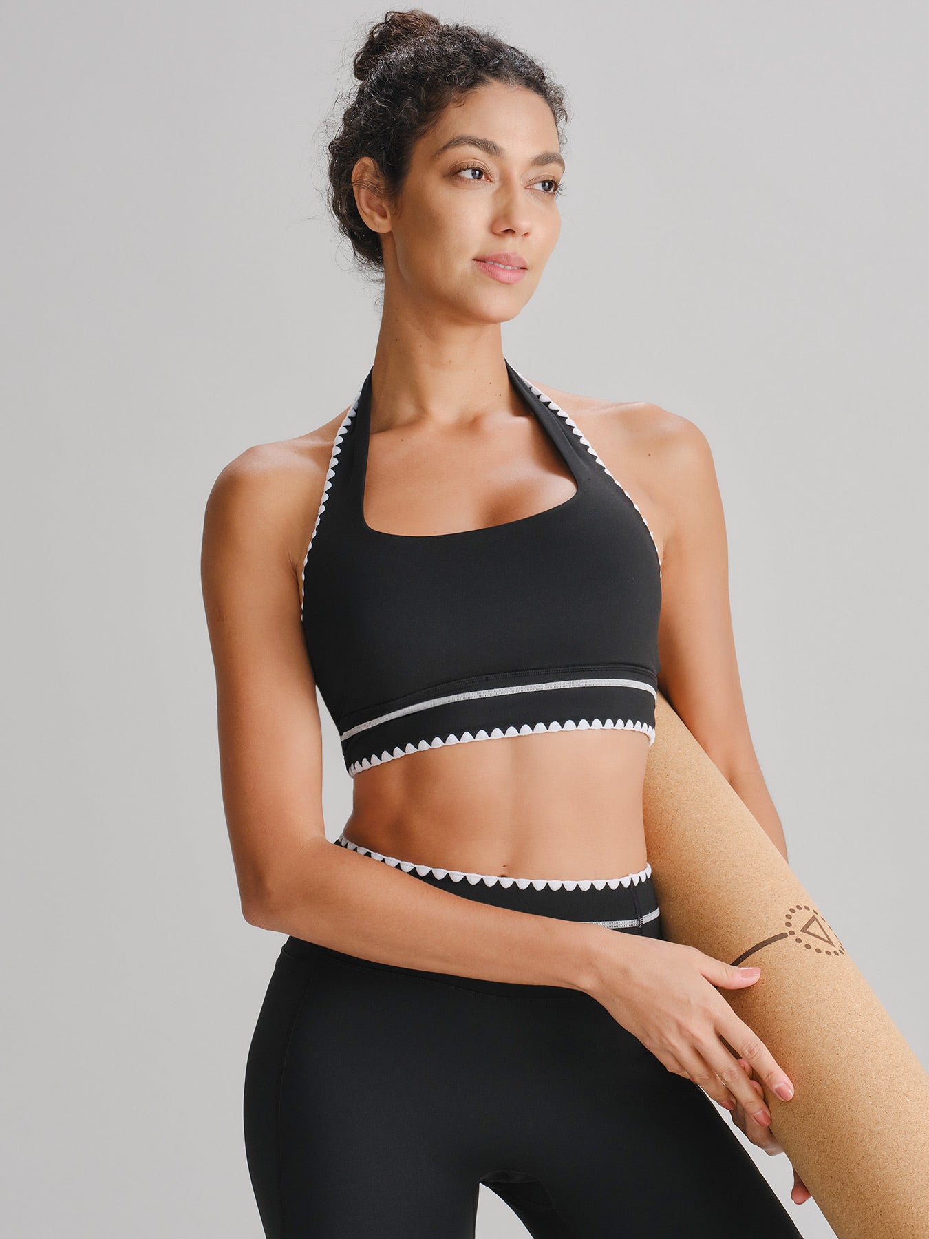 Women's Knitted Nylon Sports Bra Black Sustainable Yoga Tops - BERLOOK