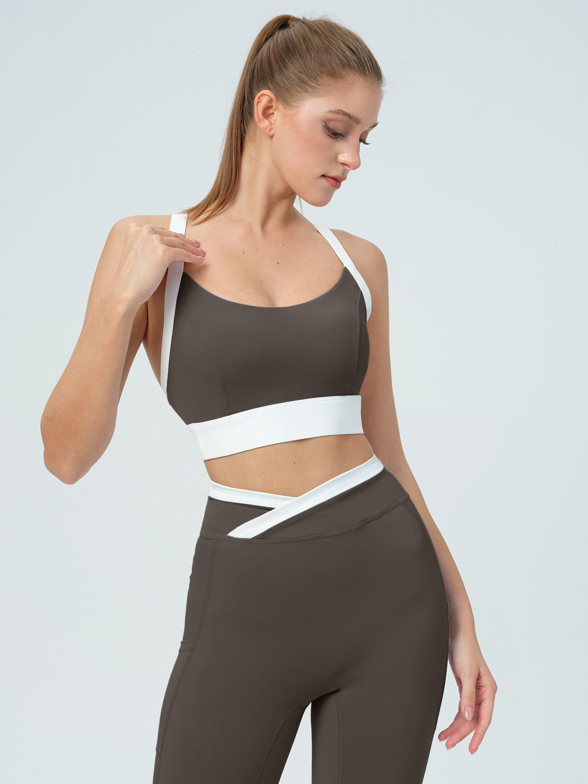 Women's Knitted Nylon Sports Bra Sustainable Yoga Tops - BERLOOK
