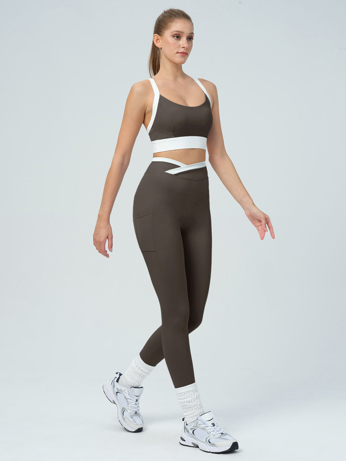 Women's Knitted Nylon Sports Bra Sustainable Yoga Tops - BERLOOK