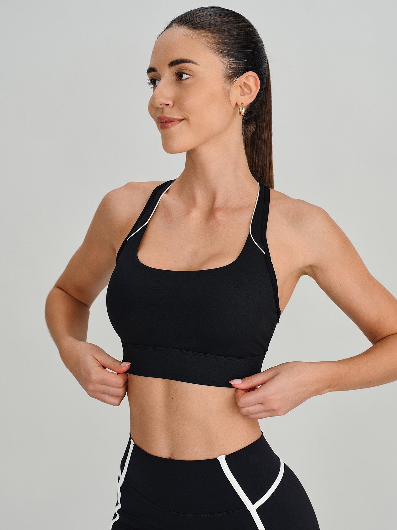 Women's Knitted Nylon Sports Bra Sustainable Yoga Tops - BERLOOK