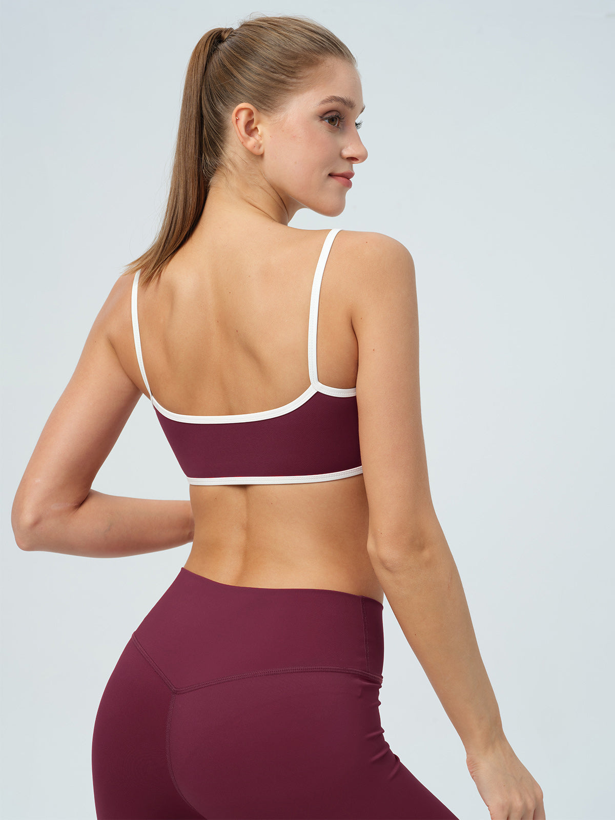 Women's Knitted Nylon Sports Bra Sustainable Yoga Tops - BERLOOK