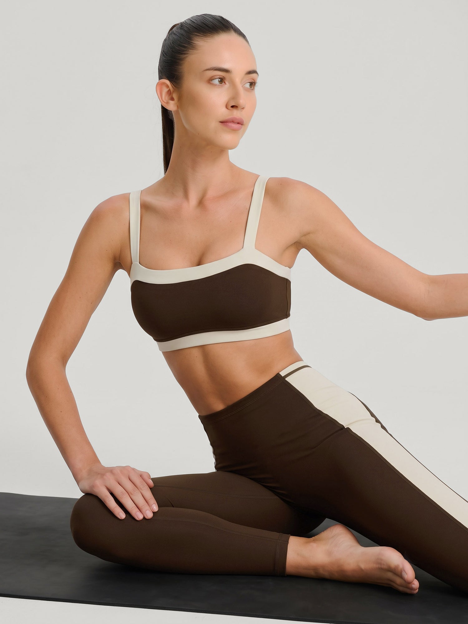 Women's Knitted Nylon Sports Bra Sustainable Yoga Tops - BERLOOK