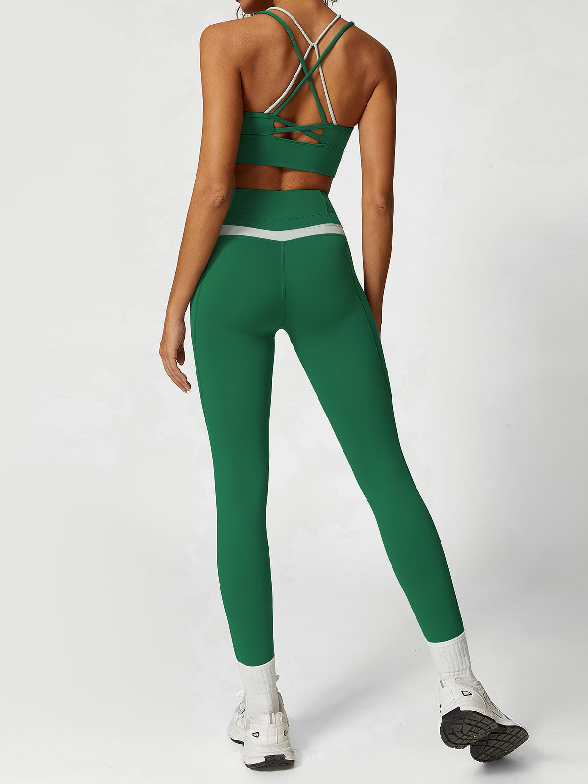 Women's Knitted Nylon Sports Bra Sustainable Yoga Tops - BERLOOK