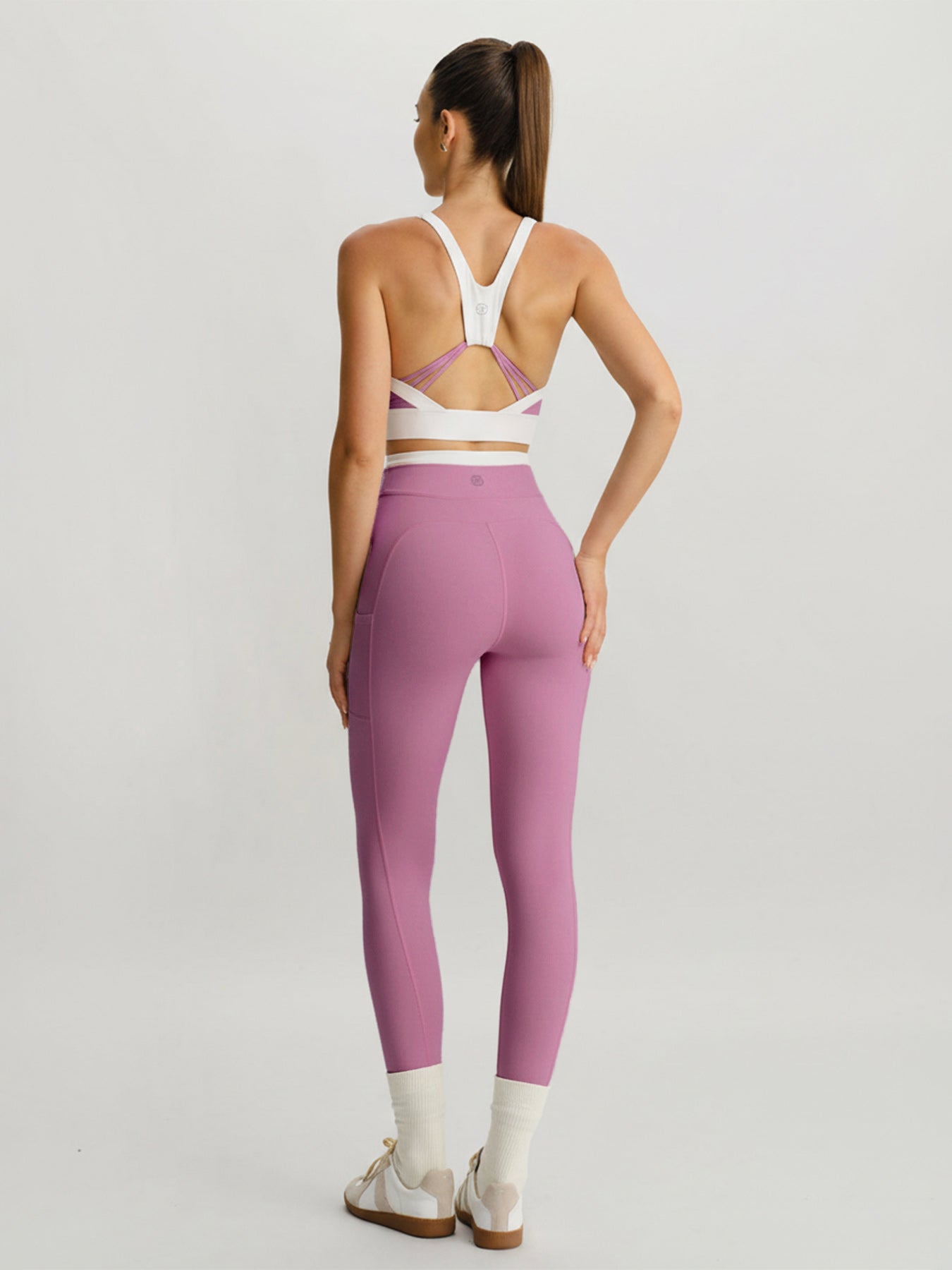 Women's Knitted Nylon Sports Bra Sustainable Yoga Tops - BERLOOK