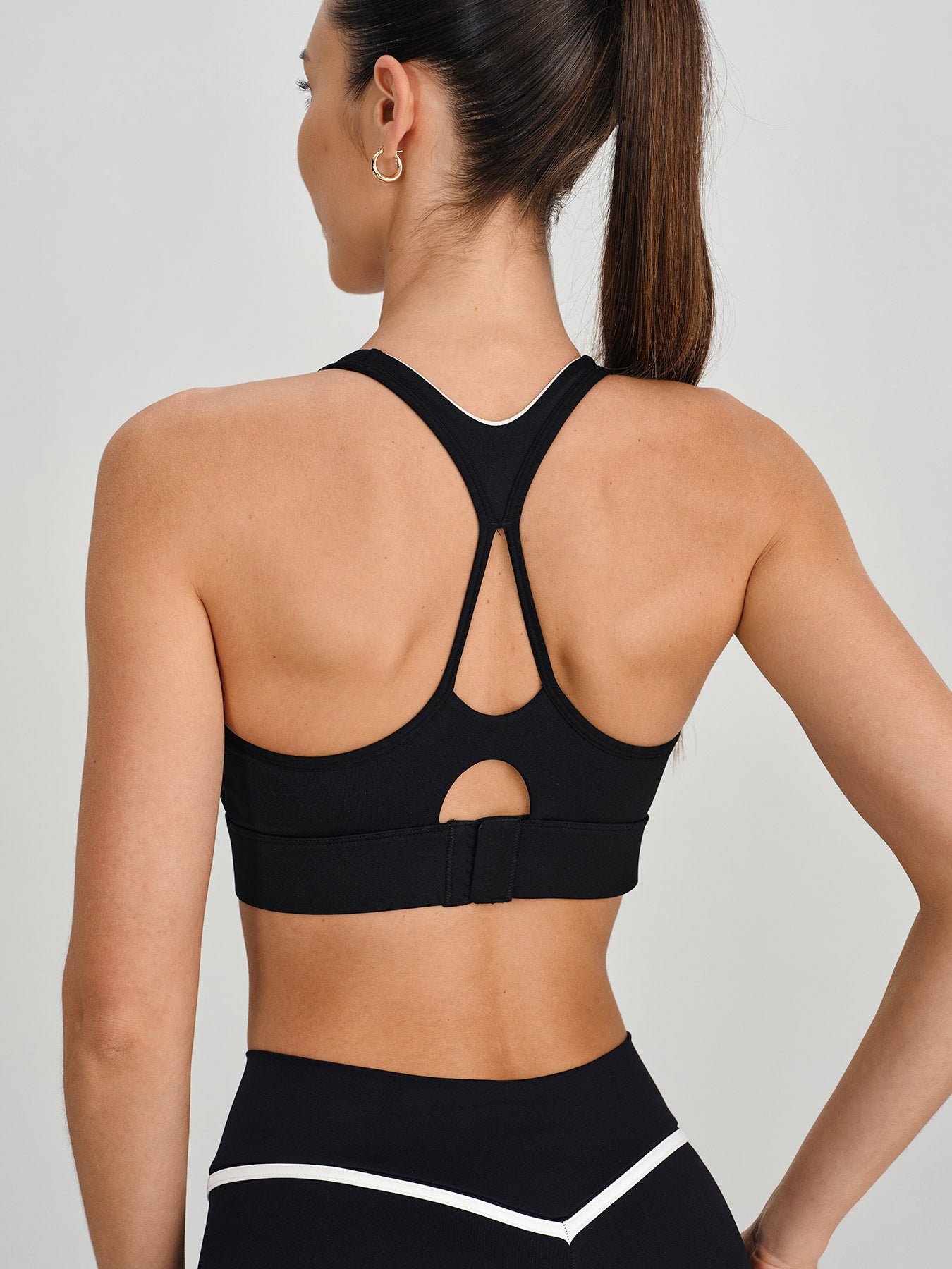 Women's Knitted Nylon Sports Bra Sustainable Yoga Tops - BERLOOK