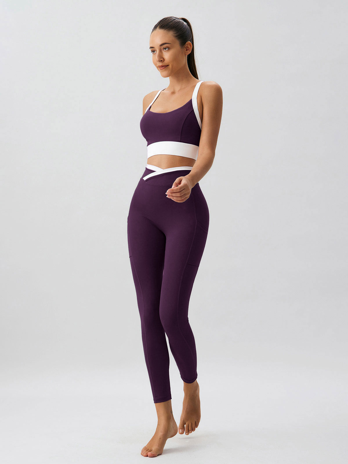 Women's Knitted Nylon Sports Bra Sustainable Yoga Tops - BERLOOK