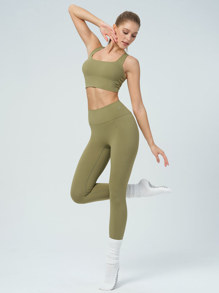 Women's Knitted Nylon Sports Bras Sustainable Yoga Tops - BERLOOK