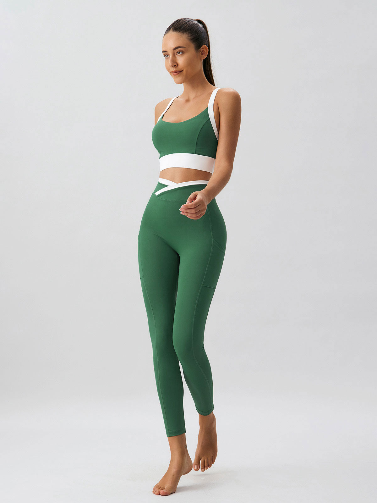 Women's Knitted Nylon Sports Leggings Sustainable Yoga Bottoms - BERLOOK