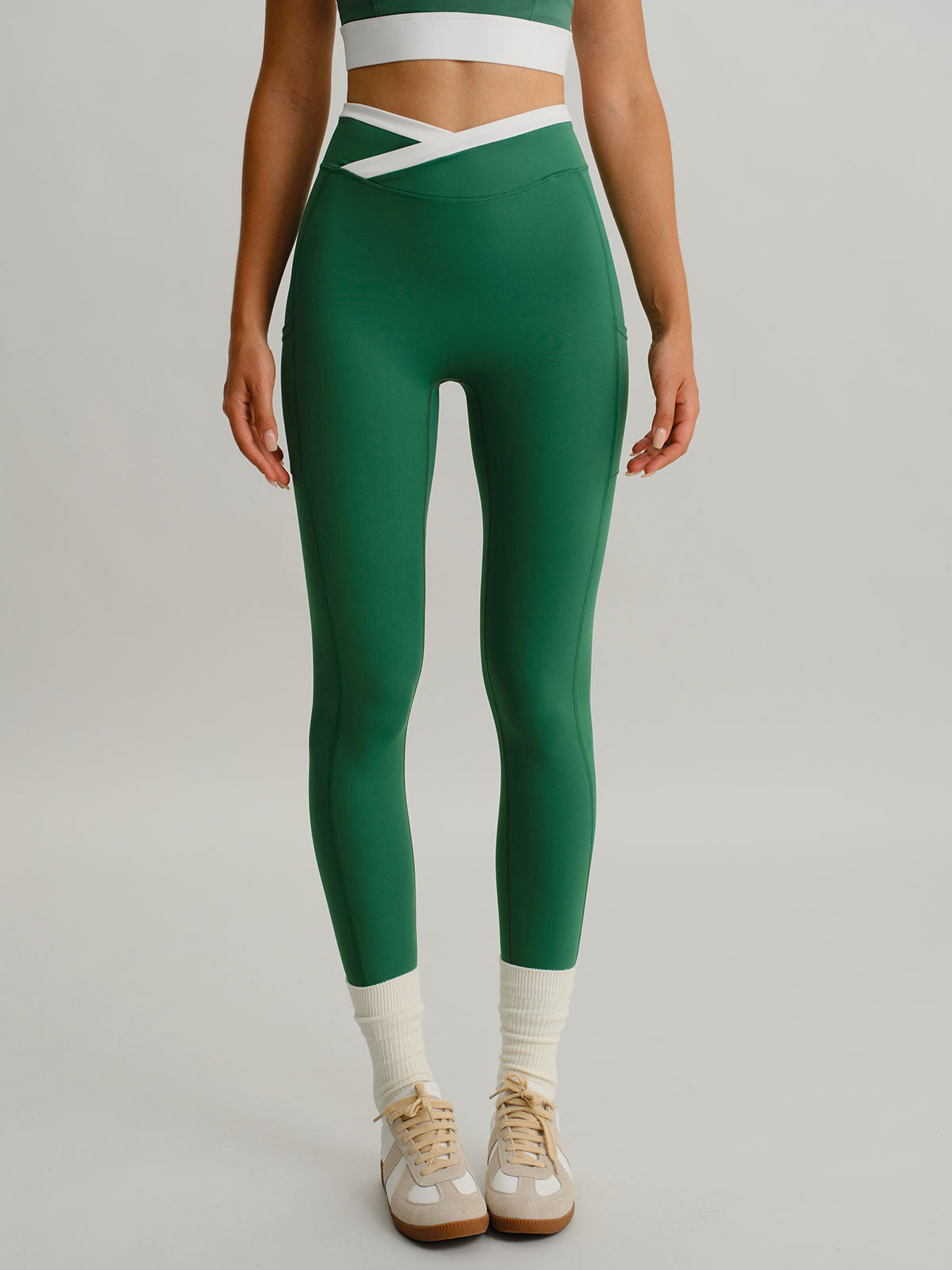 Women's Knitted Nylon Sports Leggings Sustainable Yoga Bottoms - BERLOOK