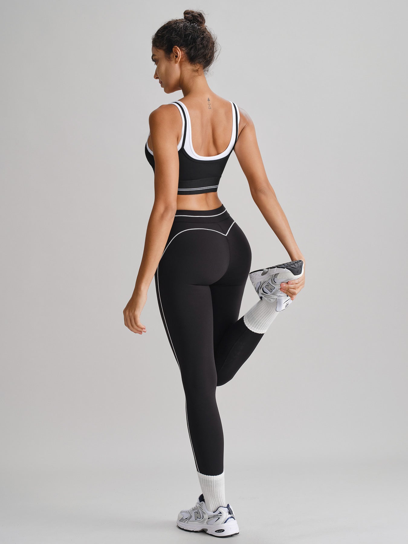 Women's Knitted Nylon Tank Tops Sustainable Yoga Tops - BERLOOK