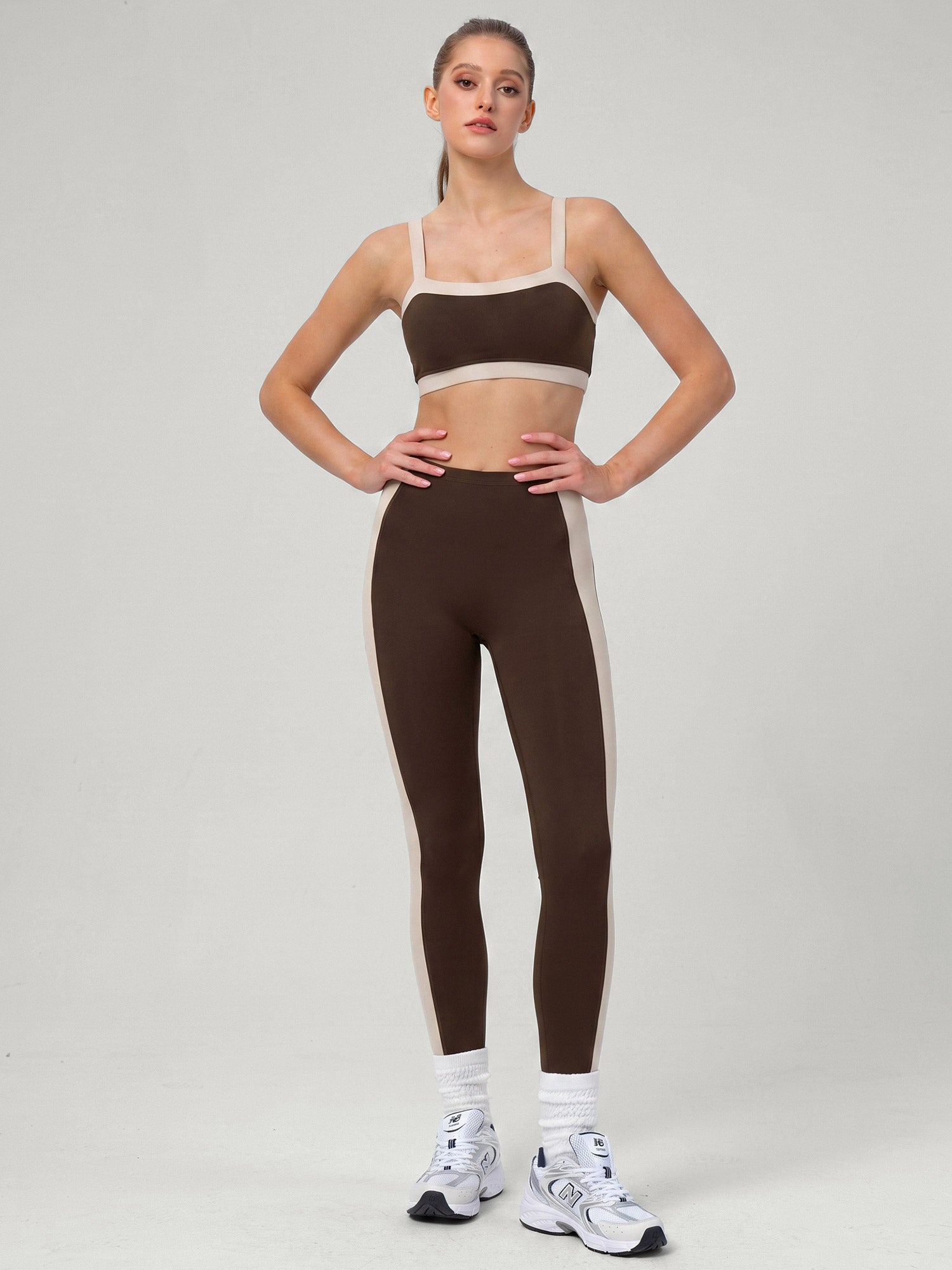 Women's Knitted Nylon Yoga Leggings Sustainable - BERLOOK