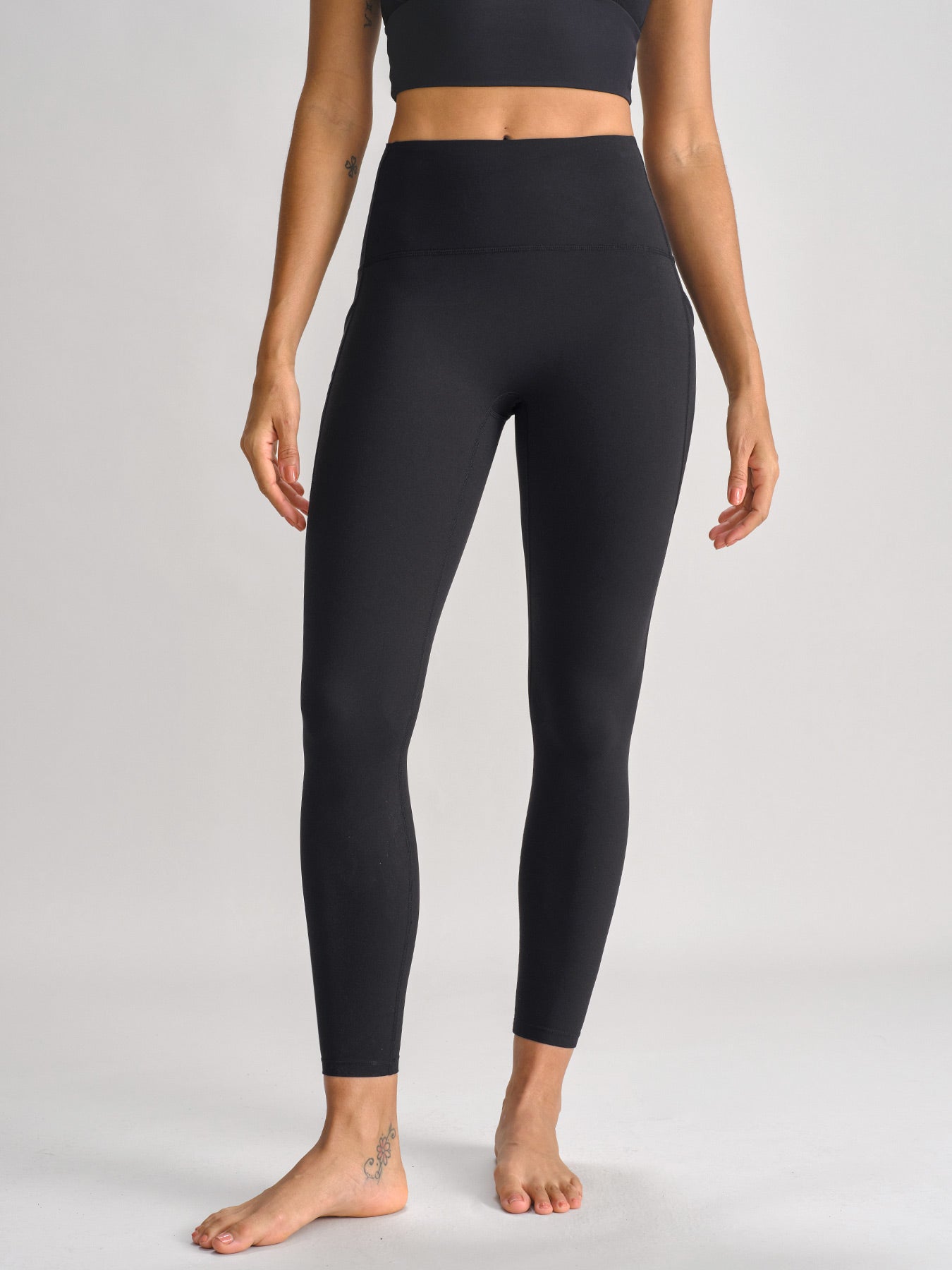 Women's Knitted Nylon Yoga Leggings Sustainable Yoga Bottoms - BERLOOK