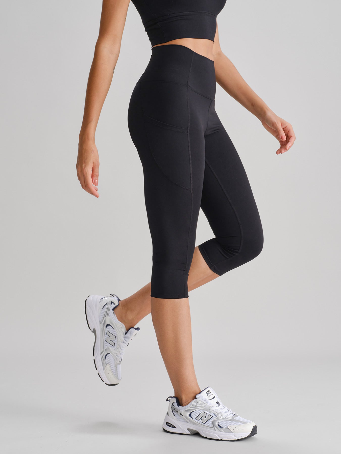 Women's Knitted Nylon Yoga Leggings Sustainable Yoga Bottoms - BERLOOK