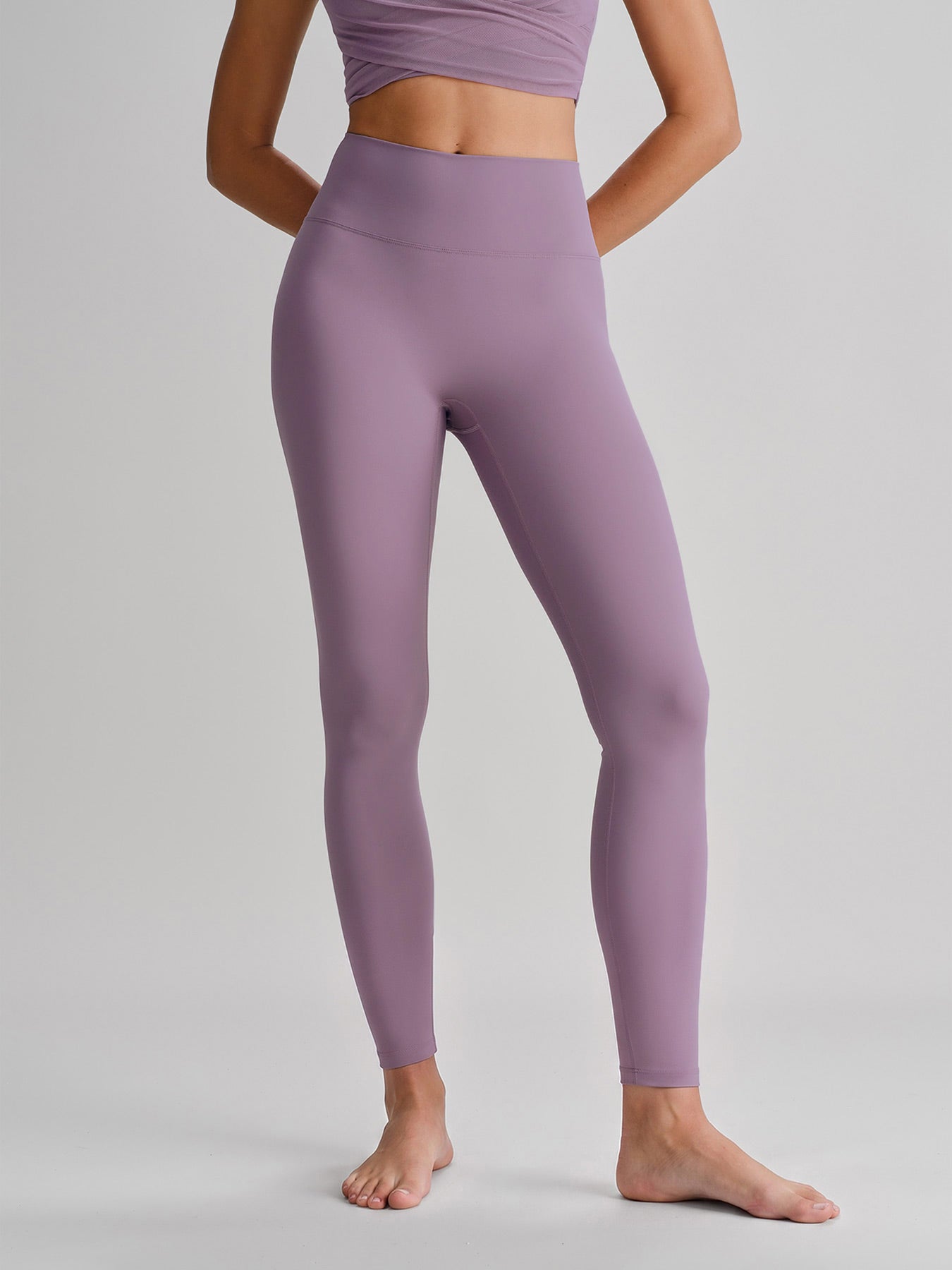 Women's Knitted Nylon Yoga Leggings Sustainable Yoga Bottoms - BERLOOK