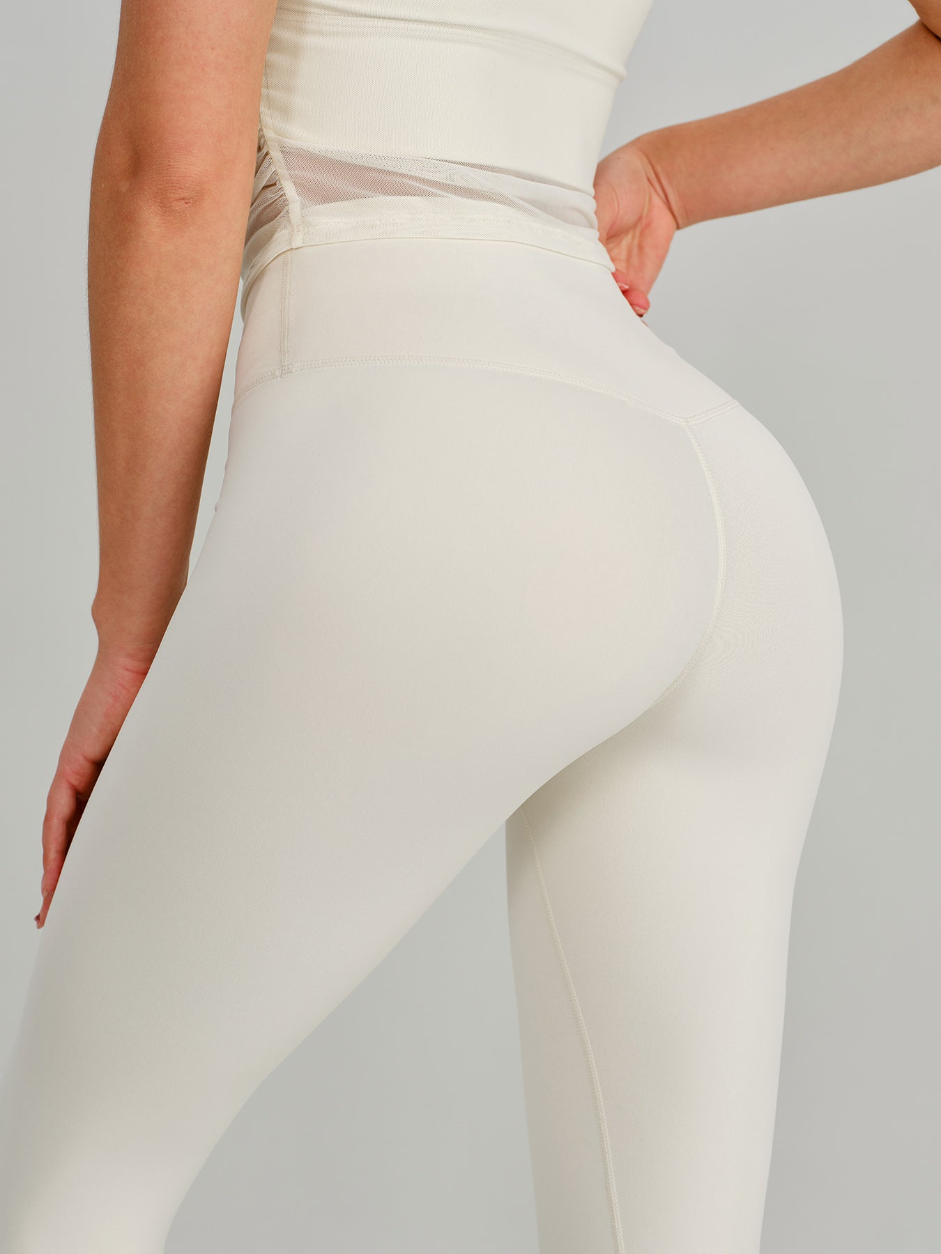 Women's Knitted Nylon Yoga Leggings Sustainable Yoga Bottoms - BERLOOK