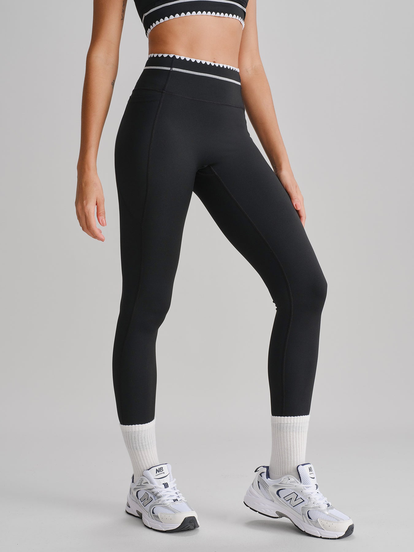 Women's Knitted Nylon Yoga Leggings Sustainable Yoga Bottoms - BERLOOK