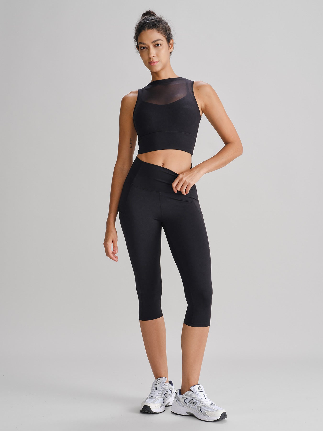 Women's Knitted Nylon Yoga Leggings Sustainable Yoga Bottoms - BERLOOK