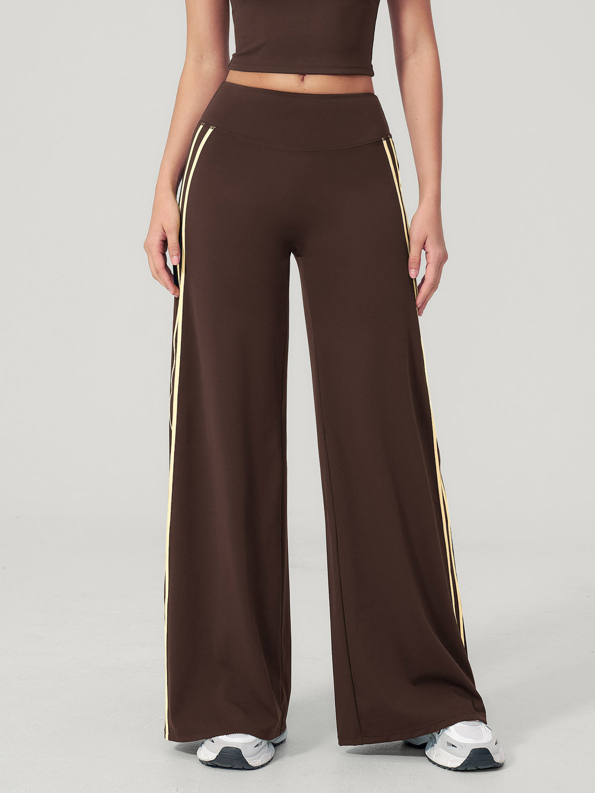 Women's Knitted Nylon Yoga Pants Coffee Sustainable - BERLOOK