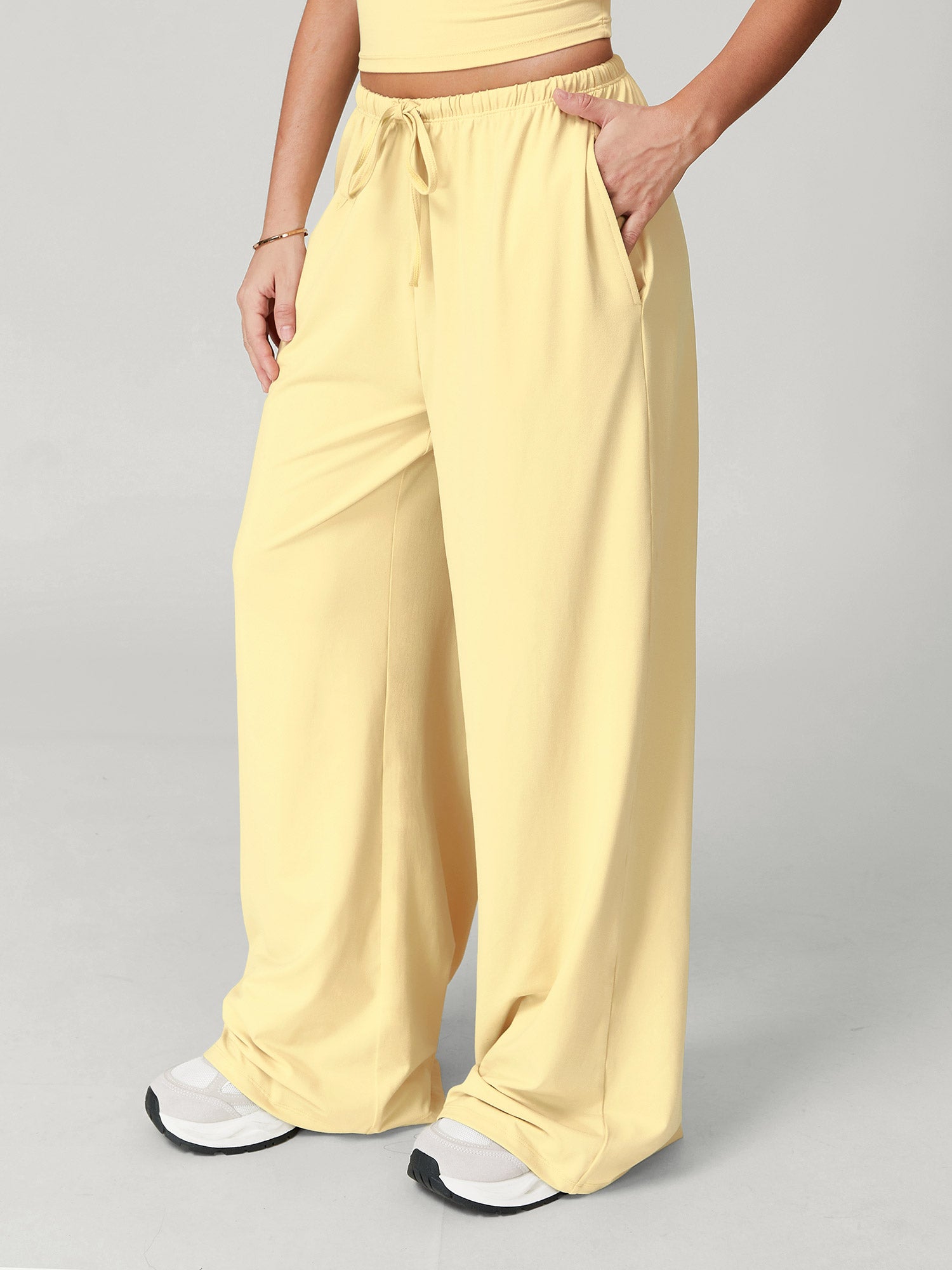 Women's Knitted Nylon Yoga Pants Light Yellow Sustainable - BERLOOK