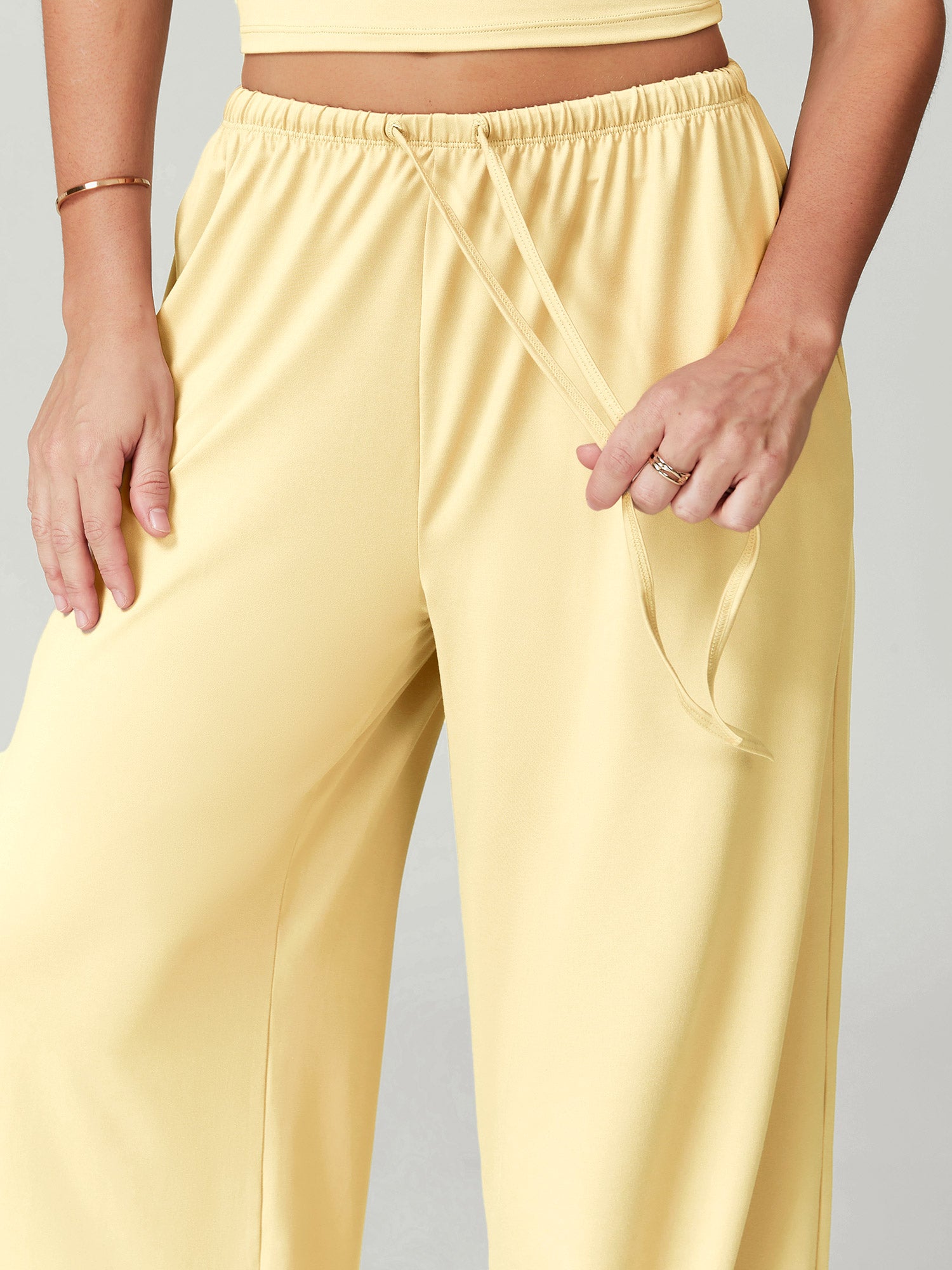 Women's Knitted Nylon Yoga Pants Sustainable - BERLOOK - 04
