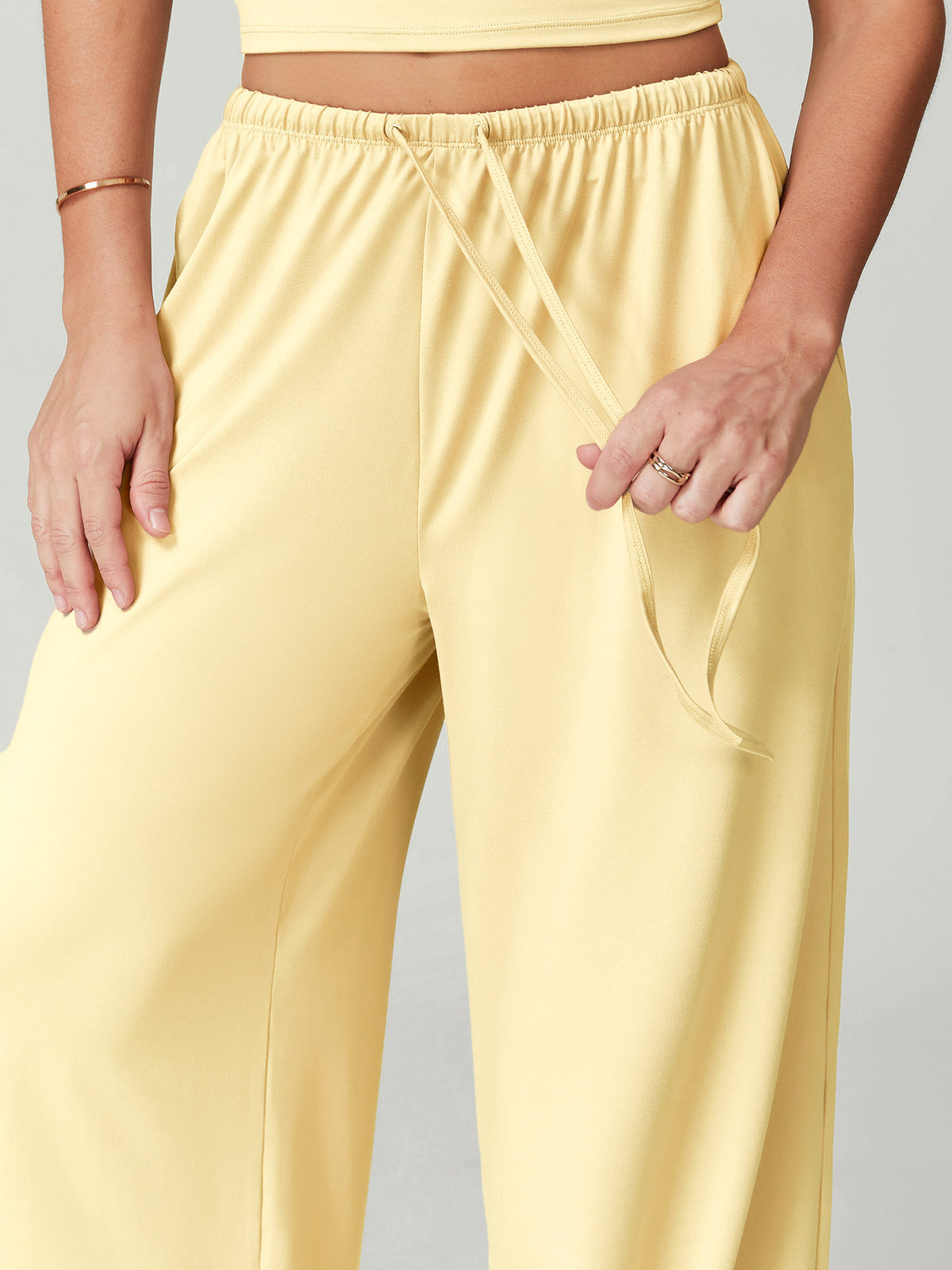 Women's Knitted Nylon Yoga Pants Sustainable - BERLOOK - 04