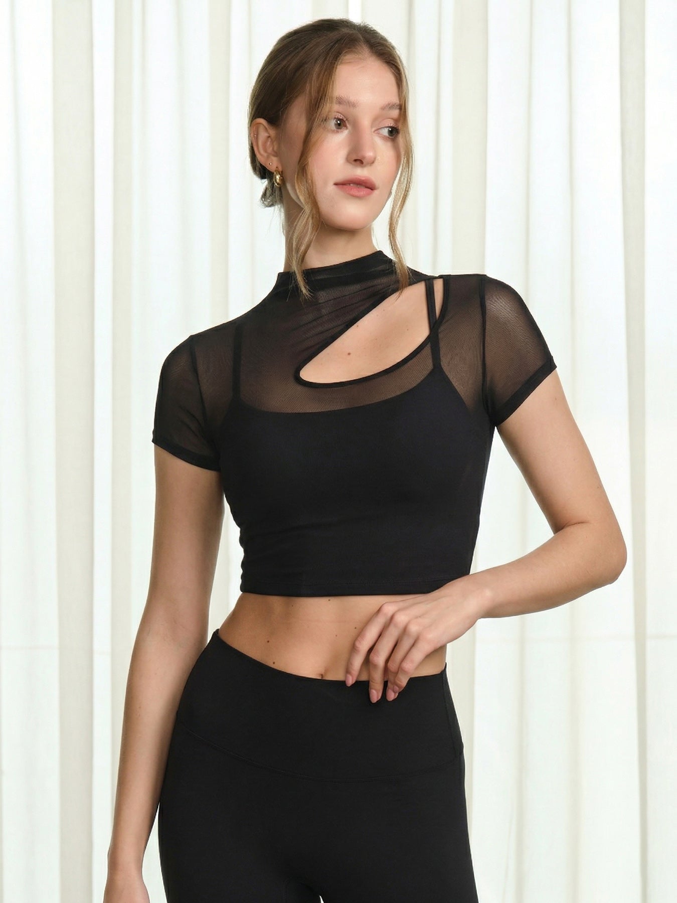 Women's Knitted Nylon Yoga Short Sleeve Tops Black Sustainable Yoga Tops - BERLOOK