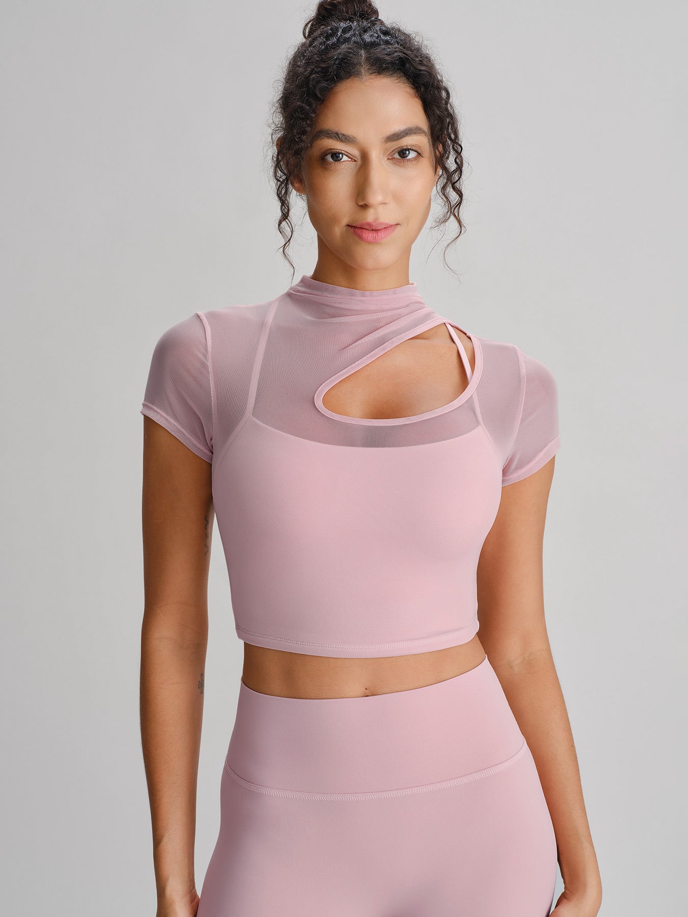 Women's Knitted Nylon Yoga Short Sleeve Tops Sustainable Yoga Tops - BERLOOK