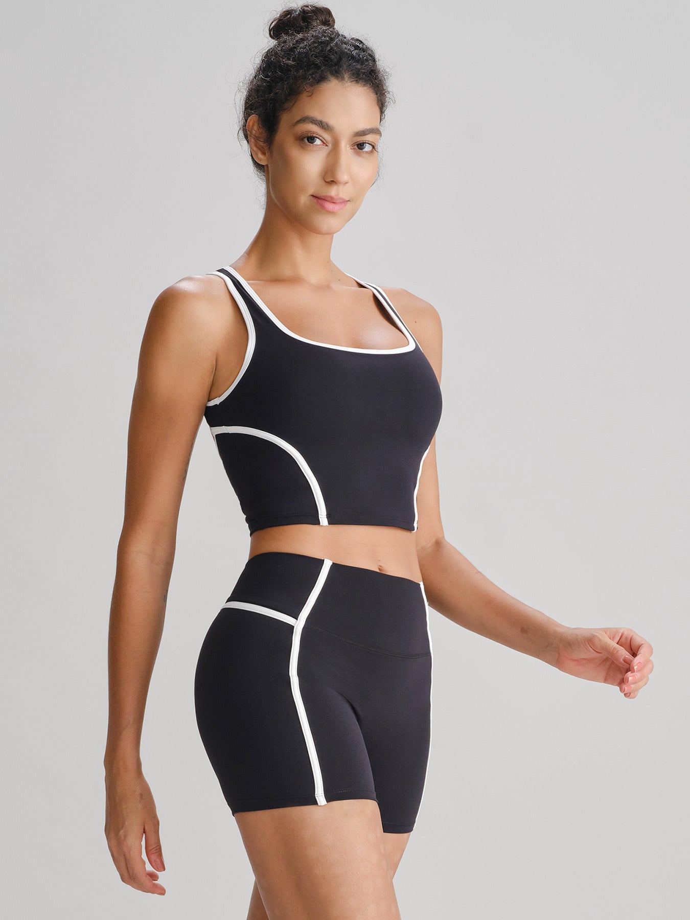 Women's Knitted Nylon Yoga Shorts Sustainable Yoga Bottoms - BERLOOK