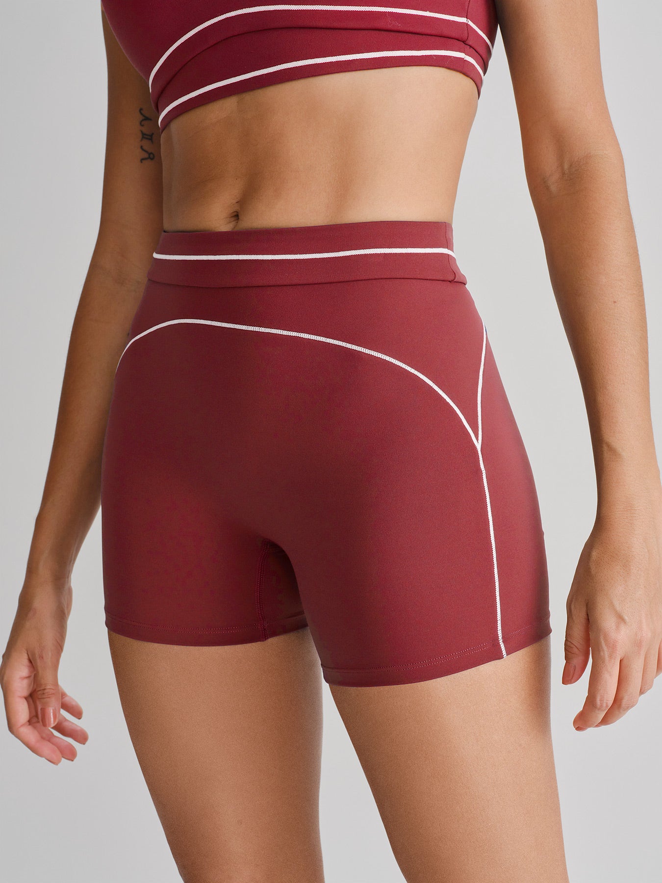 Women's Knitted Nylon Yoga Shorts Sustainable Yoga Bottoms - BERLOOK