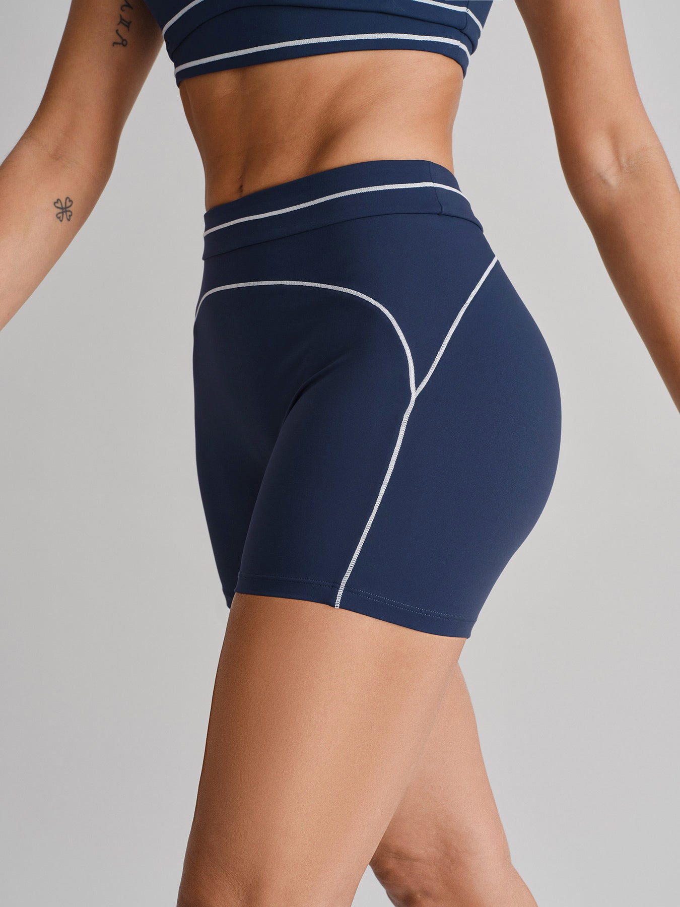 Women's Knitted Nylon Yoga Shorts Sustainable Yoga Bottoms - BERLOOK