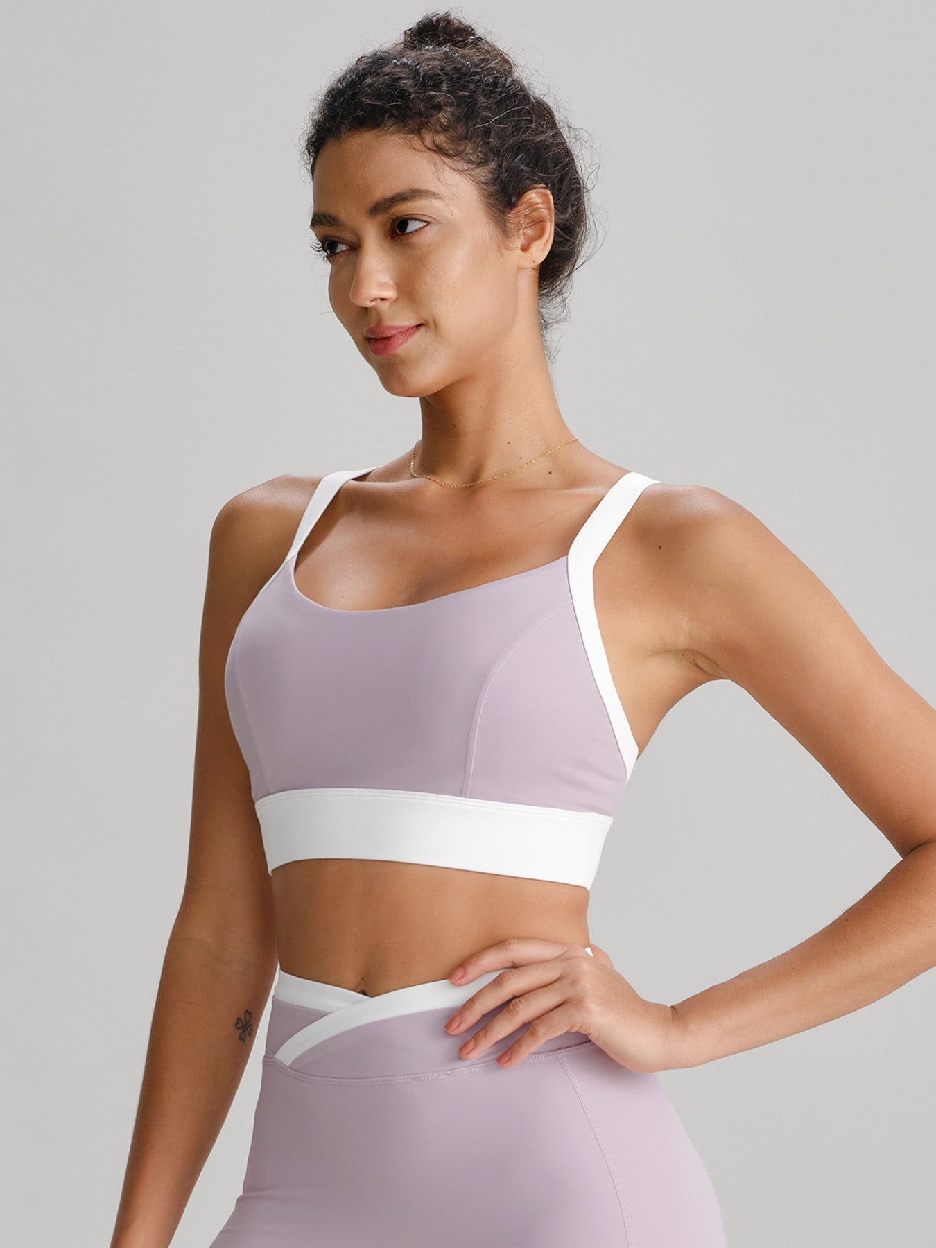 Women's Knitted Nylon Yoga Sports Bras Sustainable Yoga Tops - BERLOOK