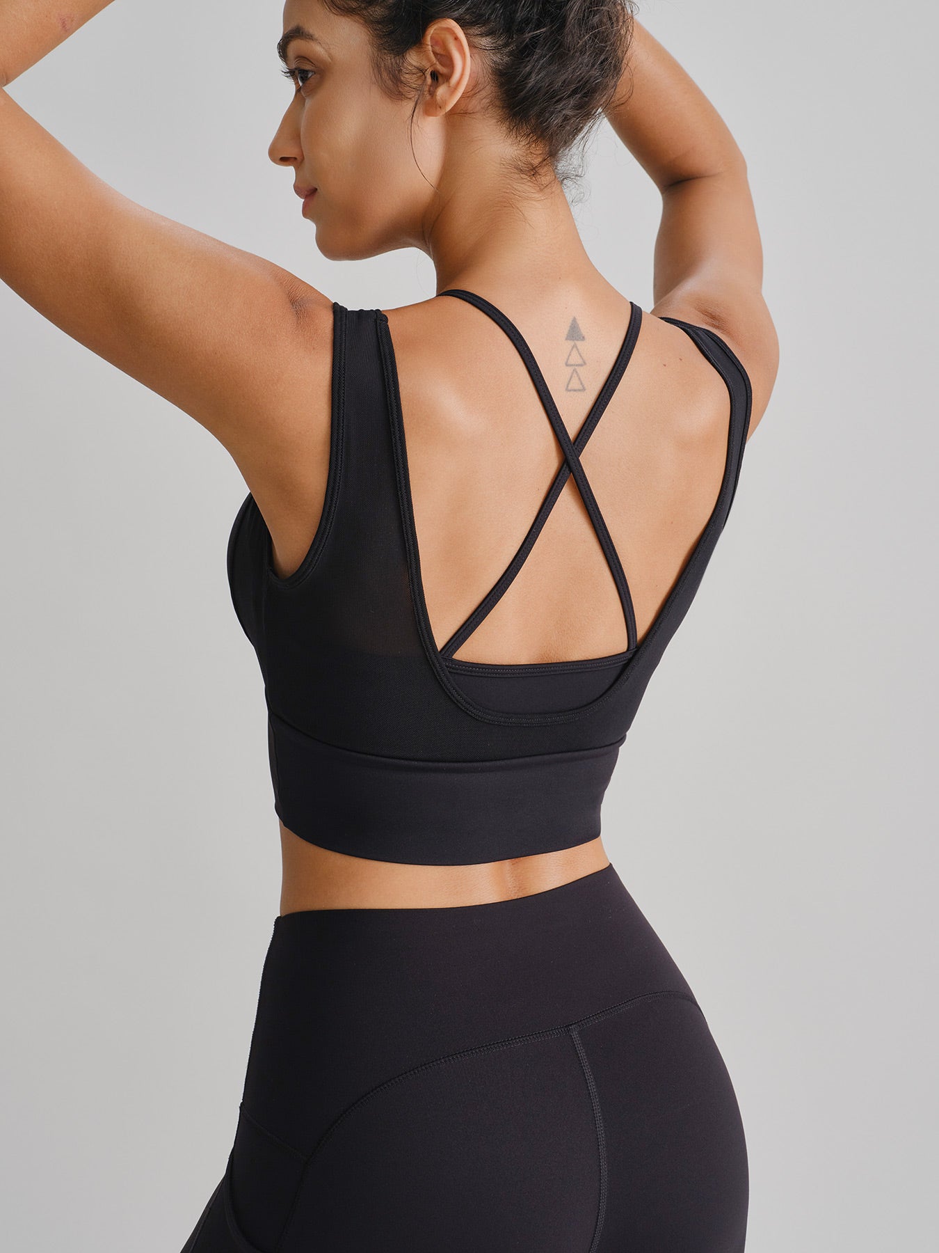 Women's Knitted Nylon Yoga Tank Top Sustainable Yoga Tops - BERLOOK