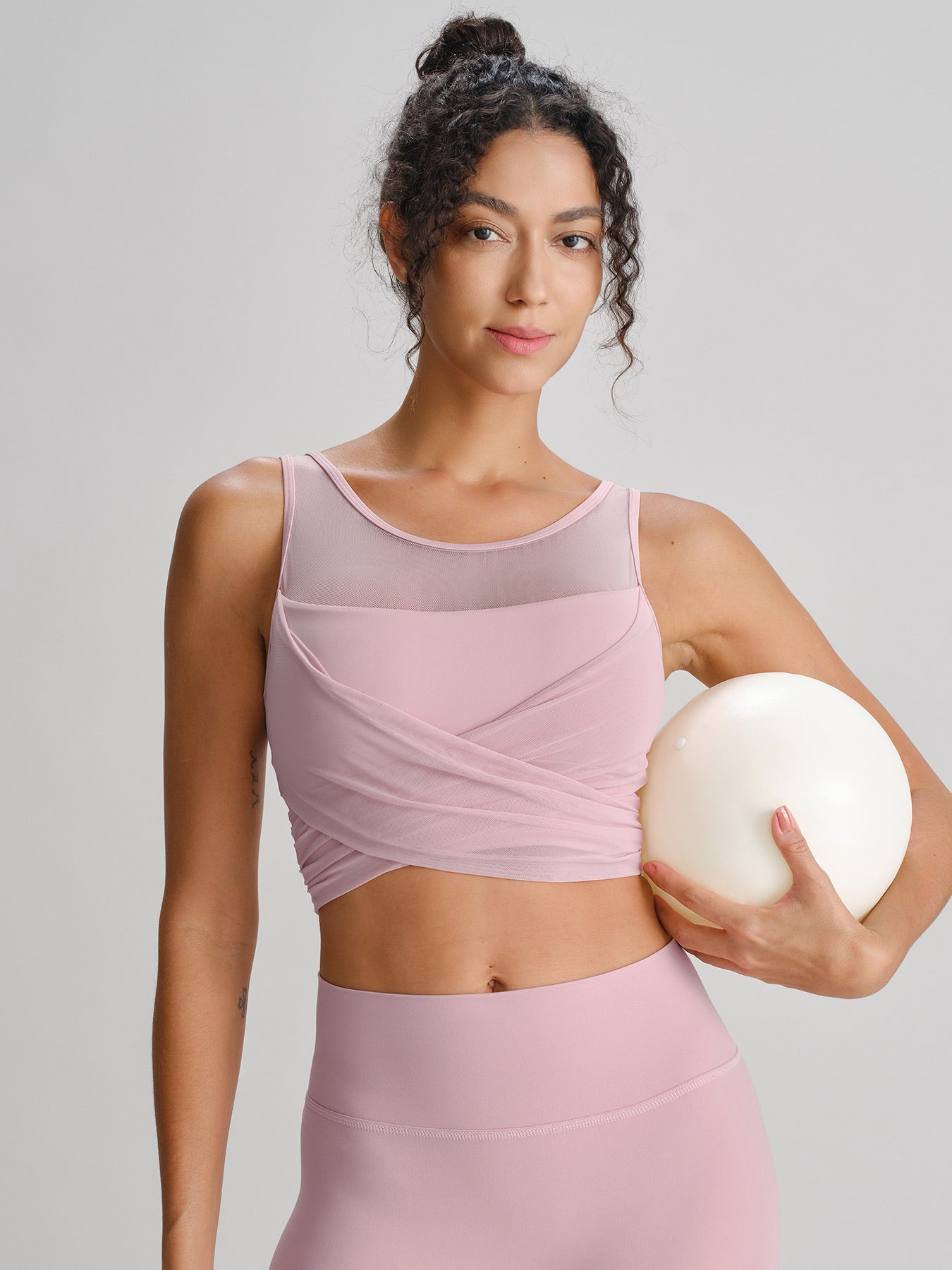 Women's Knitted Nylon Yoga Tank Tops Sustainable Yoga Tops - BERLOOK