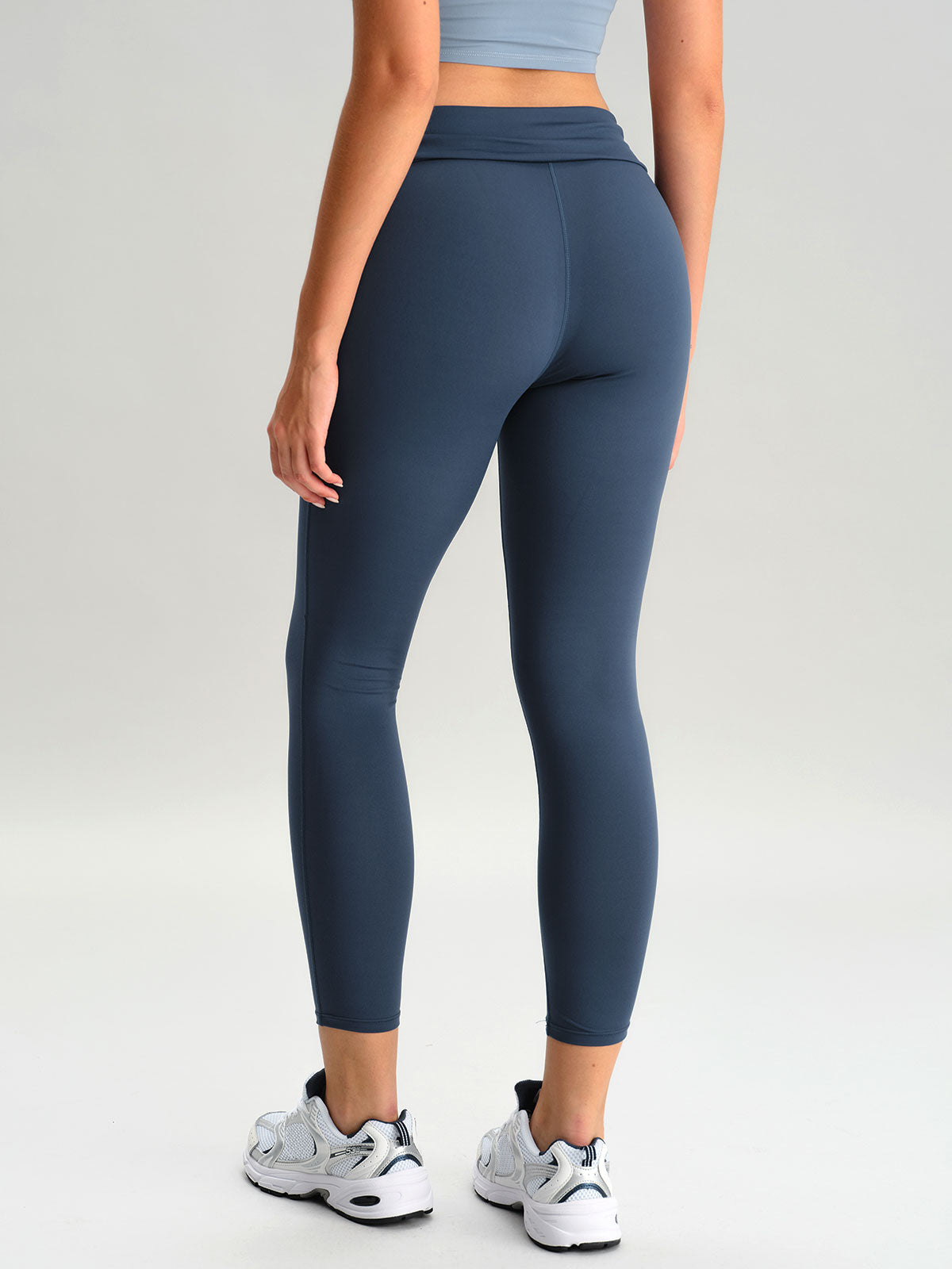 Women's Knitted Polyester Leggings Sustainable Yoga Bottoms - BERLOOK